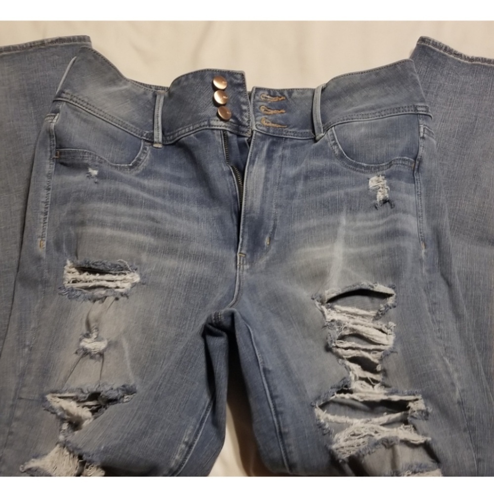 American Eagle destroyed high waist jeans